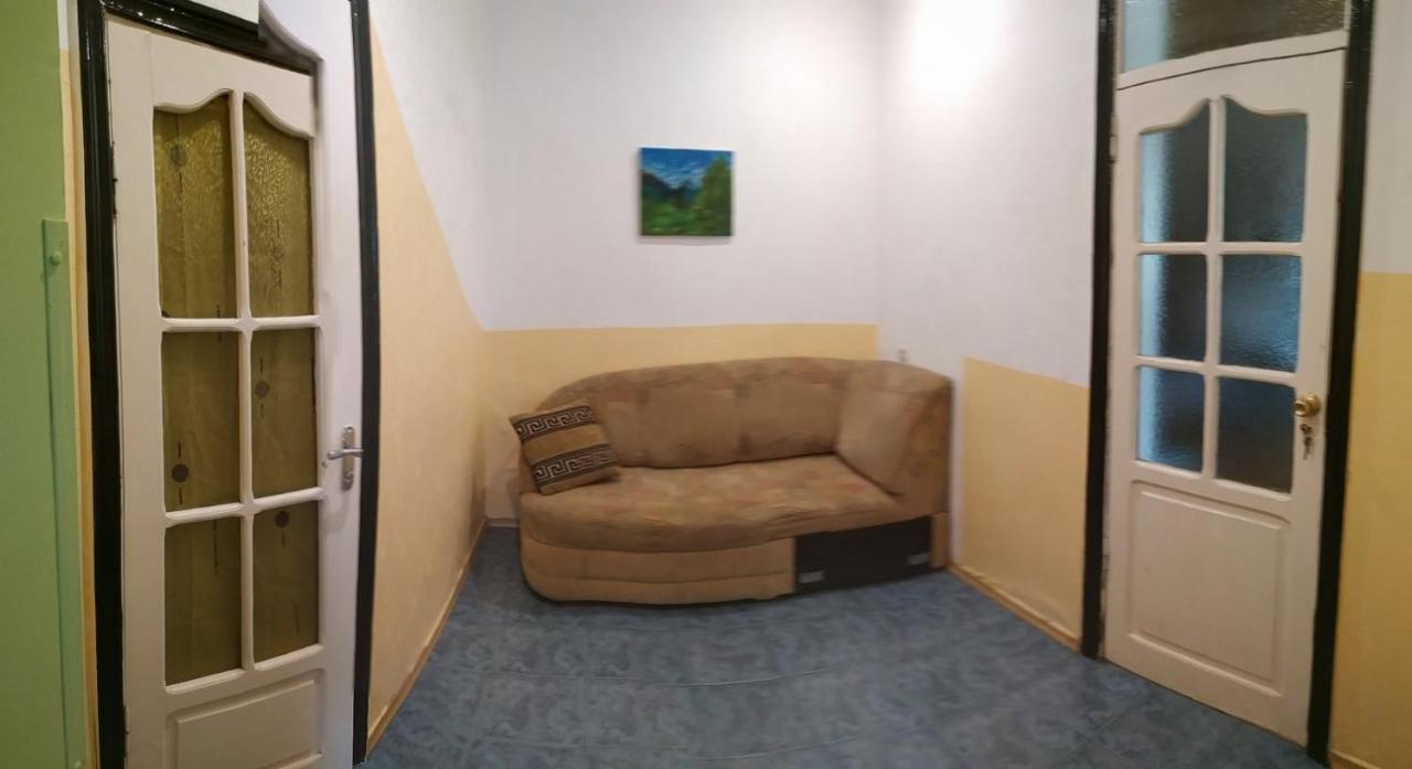 Homestay On Kanatna Street 57 أوديسا المظهر الخارجي الصورة